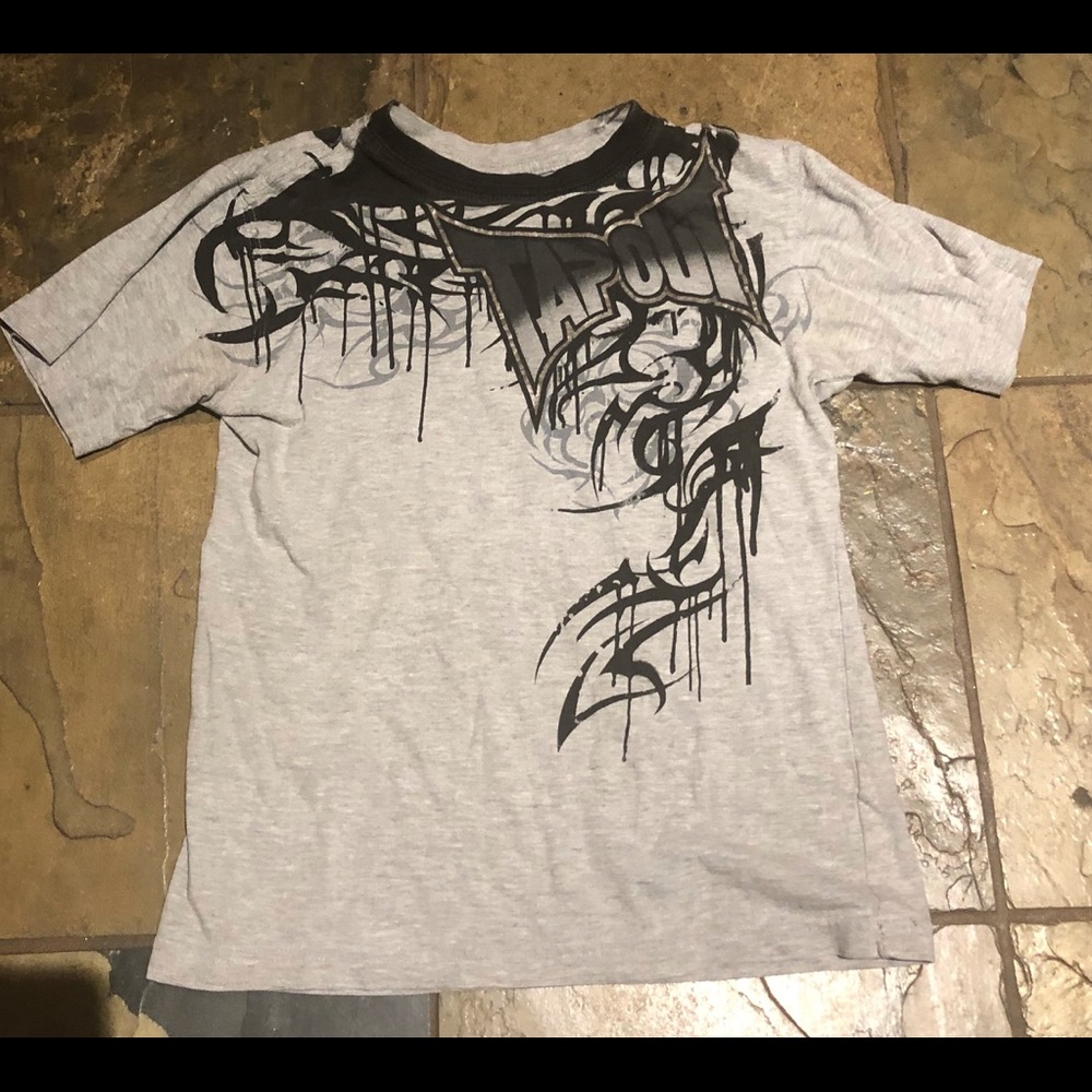 TAPOUT T Shirt Sz M 8/10